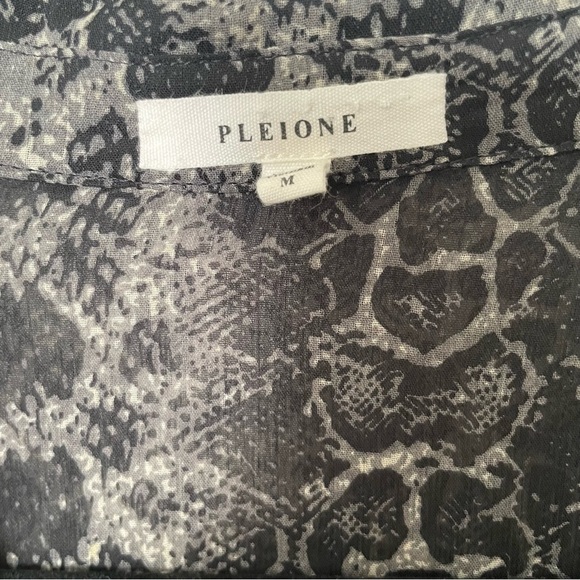 Pleione womans sheer long sleeve top M black snake print sophisticated chic - Picture 3 of 10
